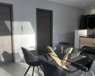 Gîte 4 Personnes Avec Spa Privatif - DÉtente Et Nature - Raon-l'Étape - Comedor