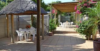Suite 3-Doves Nest Guest House-Bed and Breakfast - Kempton Park - Patio