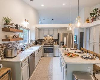 Hanland House - Redding - Mutfak