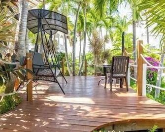 Shore to Please - Large Studio Condo - Venetian Road Settlement - Patio
