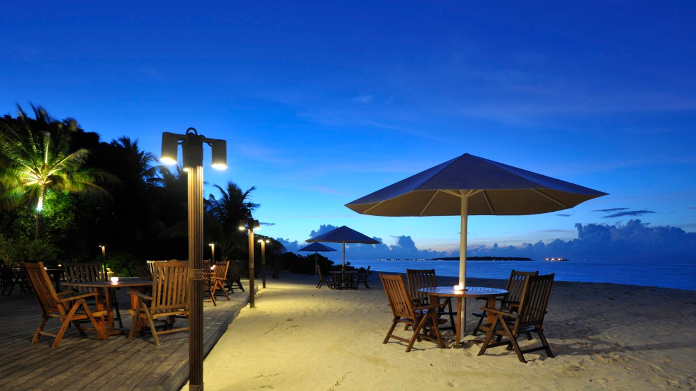 Holiday Island Resort & Spa