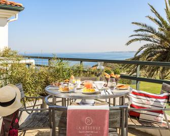 Hôtel et Résidence La Réserve - Saint-Jean-de-Luz - Balcony