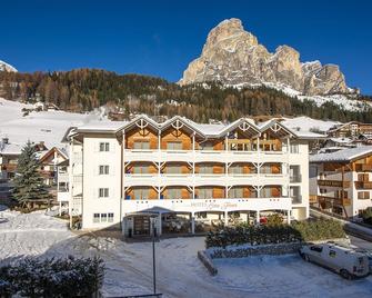 Hotel Gran Fanes - Corvara in Badia - Building