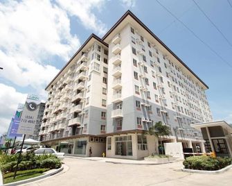 Strategically situated in Bacolod's heart, allowing you access to everything. - Bacolod - Building