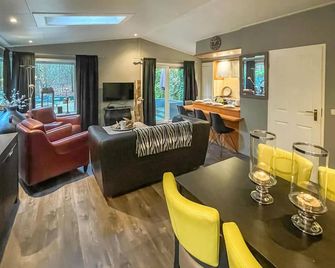 Awesome Home In Emst With Kitchen - 엠스트 - 거실