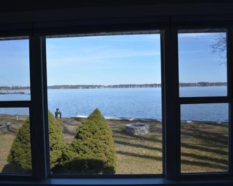 Lakefront, Newly Renovated, Tranquil Getaway, Free Water Sports - McHenry - Balkon