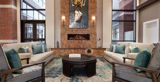 Embassy Suites by Hilton Wilmington Riverfront - Wilmington - Lounge