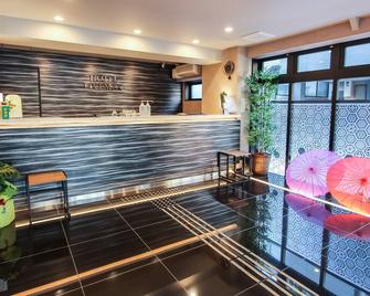 Hotel Livemax Kyoto Nijojo-Kita - Kyoto - Front desk