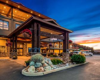 Best Western Plus Flathead Lake Inn And Suites - Kalispell - Gebäude