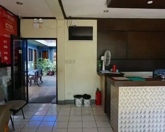 Jb Apartelle - Malaybalay - Front desk