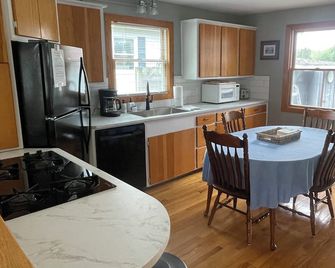 Waterfront Home On Muskegon Channel - Muskegon - Küche