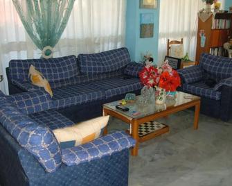 Poseidon Apartments - Skala - Wohnzimmer