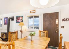 Gros Ventre B12: Teton Village- Cozy Top Floor Condo- Beautiful Valley Views - Teton Village - Sala de jantar