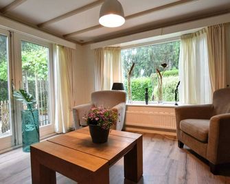 Chalet in Veluwe near Sauna Drôme - Putten - Salon