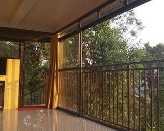 Theeram Agro Farm Hill Resort Vagamon - Vagamon - Balcony