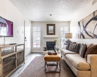 Cozy North Dallas One Bedroom Stay - Dallas - Living room