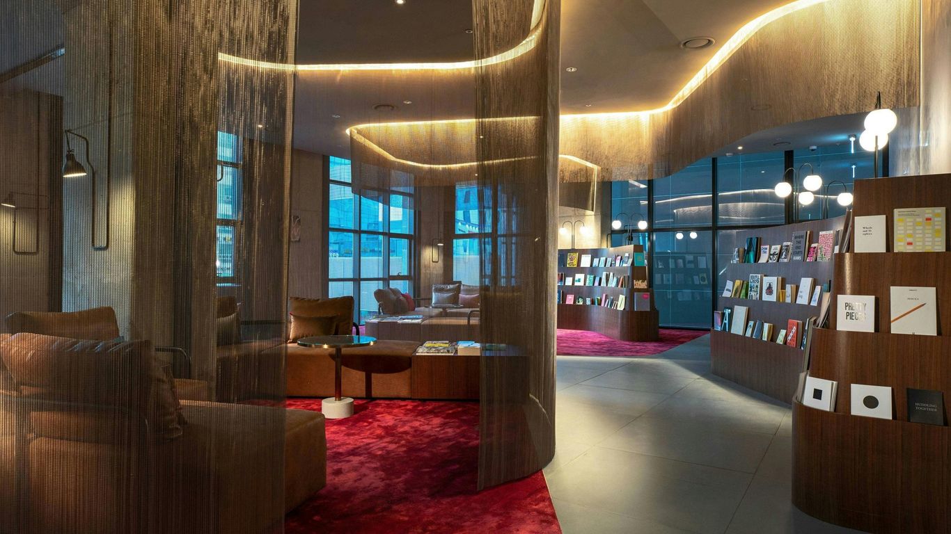 RYSE, Autograph Collection