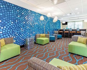 Comfort Inn & Suites Tampa North I-75 - Tampa - Lounge