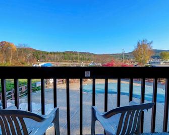 Fireside Inn & Suites Gilford - Gilford - Balcony