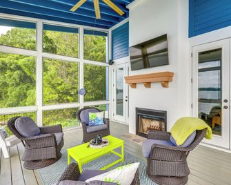 Boat Dock And Stunning Views Lake Martin - Alexander City