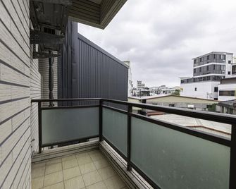 Happiness Yes Inn - Yilan City - Balcón