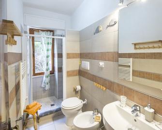 La bouganville Apartments - Cala Gonone - Bathroom