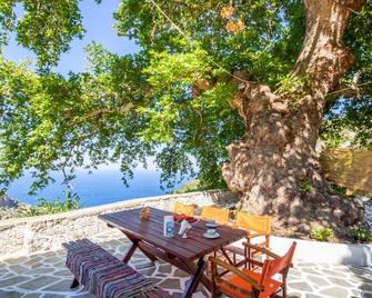 Mertonas Villa - Karpathos