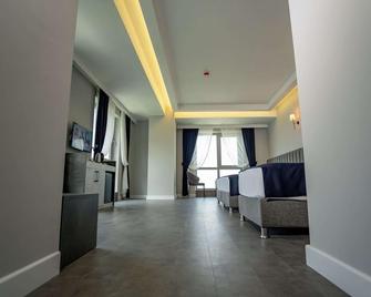 Newarise Hotel - Rizenská provincie - Chodba