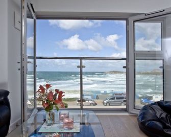 5 Fistral Beach, Newquay - Newquay - Living room