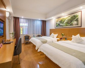 Greentree Inn (Guilin Lingui Jinshan Square Pedestrian Street) - גילין - חדר שינה