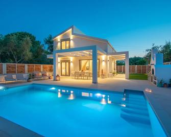 Villa Mandi & Jani - Laganas - Pool