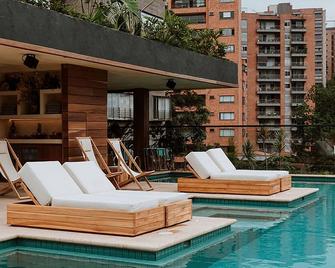 The Click Clack Hotel Medellin - Medellín - Pool