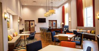 Hampton Inn & Suites Jacksonville - Jacksonville - Restaurang