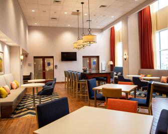 Hampton Inn & Suites Jacksonville - ג'קסונוויל - מסעדה