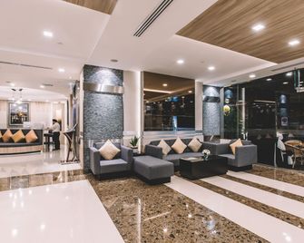 Adelphi Suites Bangkok - Bangkok - Hall d’entrée