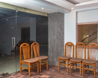 Oyo 22105 Hotel Half Moon Inn - Srīperumbūdūr - Lobby