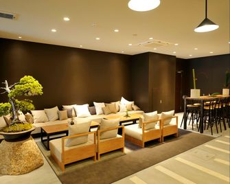 hotel androoms Osaka Hommachi - אוסקה - טרקלין
