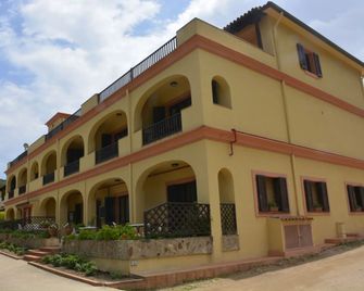 Summer Residence Bunthe - Murta Maria - Edificio