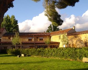 El Jardin de la Huerta - Sant Fagund - Edificio