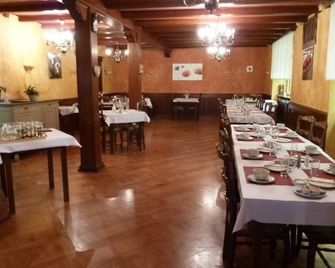 Aux Deux Clefs - Sommerau - Ресторан