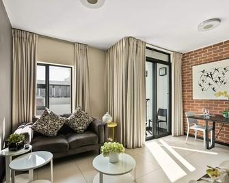 Easy Stay - The Vantage Rosebank - Johannesburg - Living room