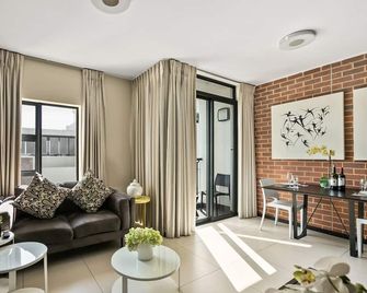 Easy Stay - The Vantage Rosebank - Johannesburg - Living room