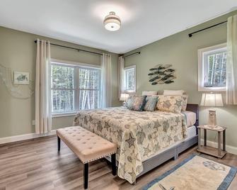 Shipbuilder’s Retreat sleeps 6, 5 minutes to Harbor - East Boothbay - Bedroom