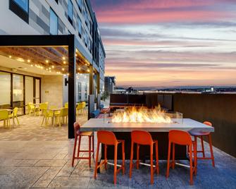 Home2 Suites by Hilton Euless DFW West - Euless - Terasa