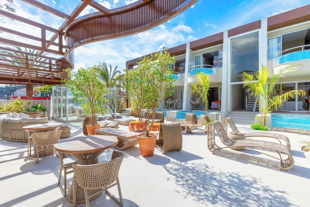 سديزاين باراتي هوتل - باراتي - شرفة مرصوفة