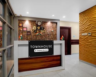 Townhouse Z Square Mall - Kanpur - Front desk