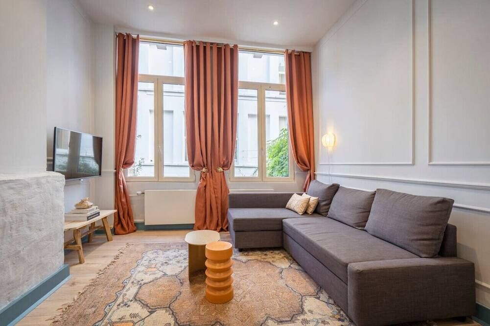 Shway - The Saffron Dress - אנטוורפן - סלון