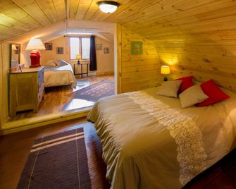 Auberge Cap au Leste - Sainte-Rose-du-Nord - Bedroom