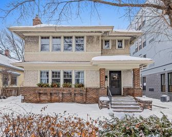 Modern Craftsman - East Harriet - 3 min to Lakes - Minneapolis - Bâtiment