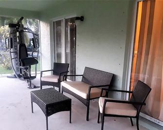 Tranquil West Palm Beach getaway - Loxahatchee - Patio